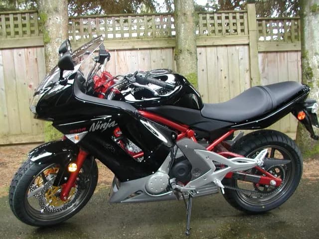 Kawasaki ER-6f (Gen 1)