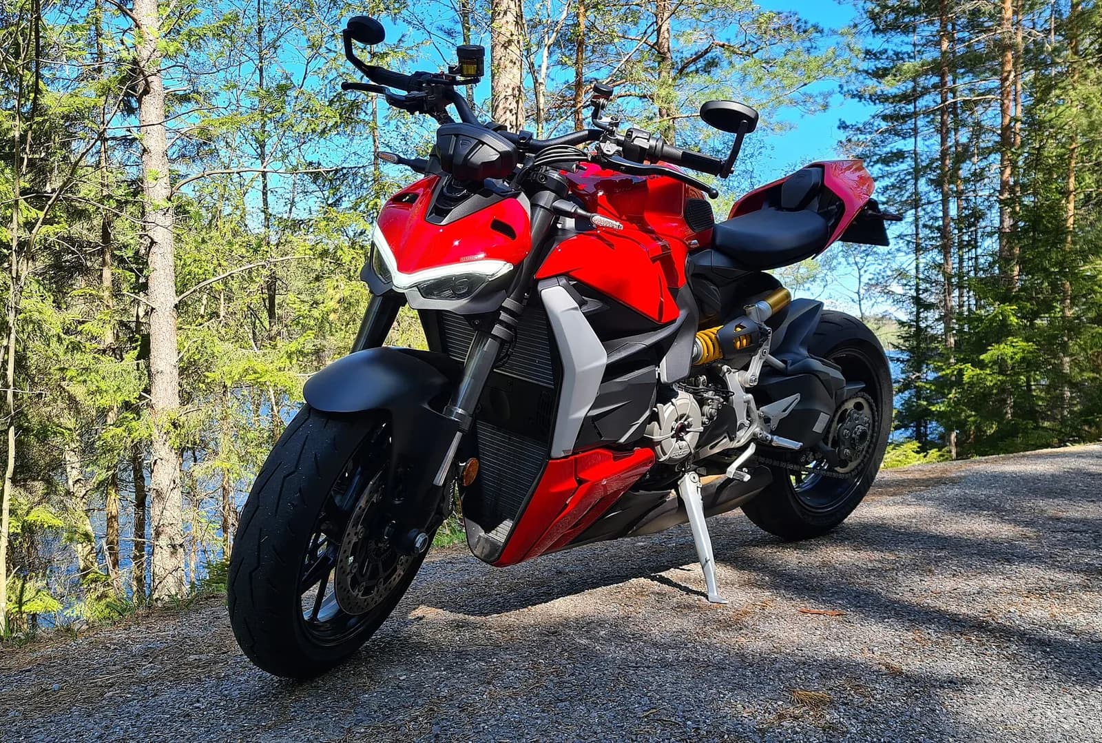 Ducati Streetfighter V2 (-)