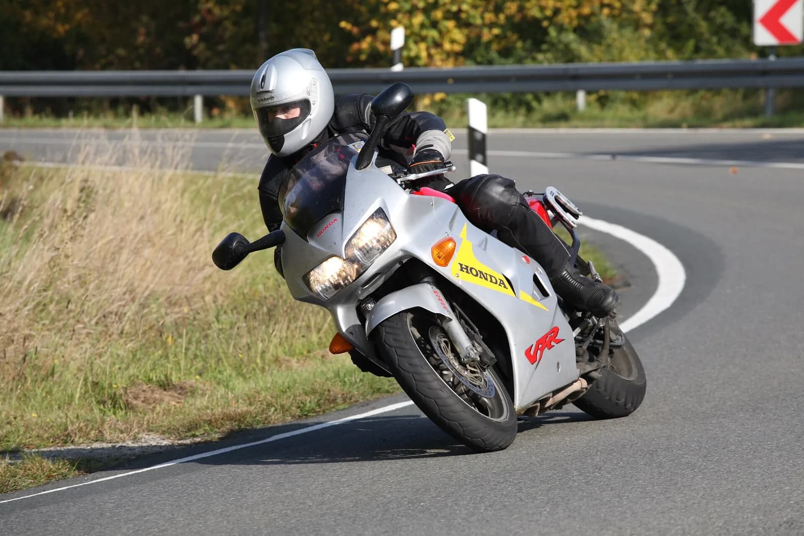 Honda VFR800Fi (RC46)