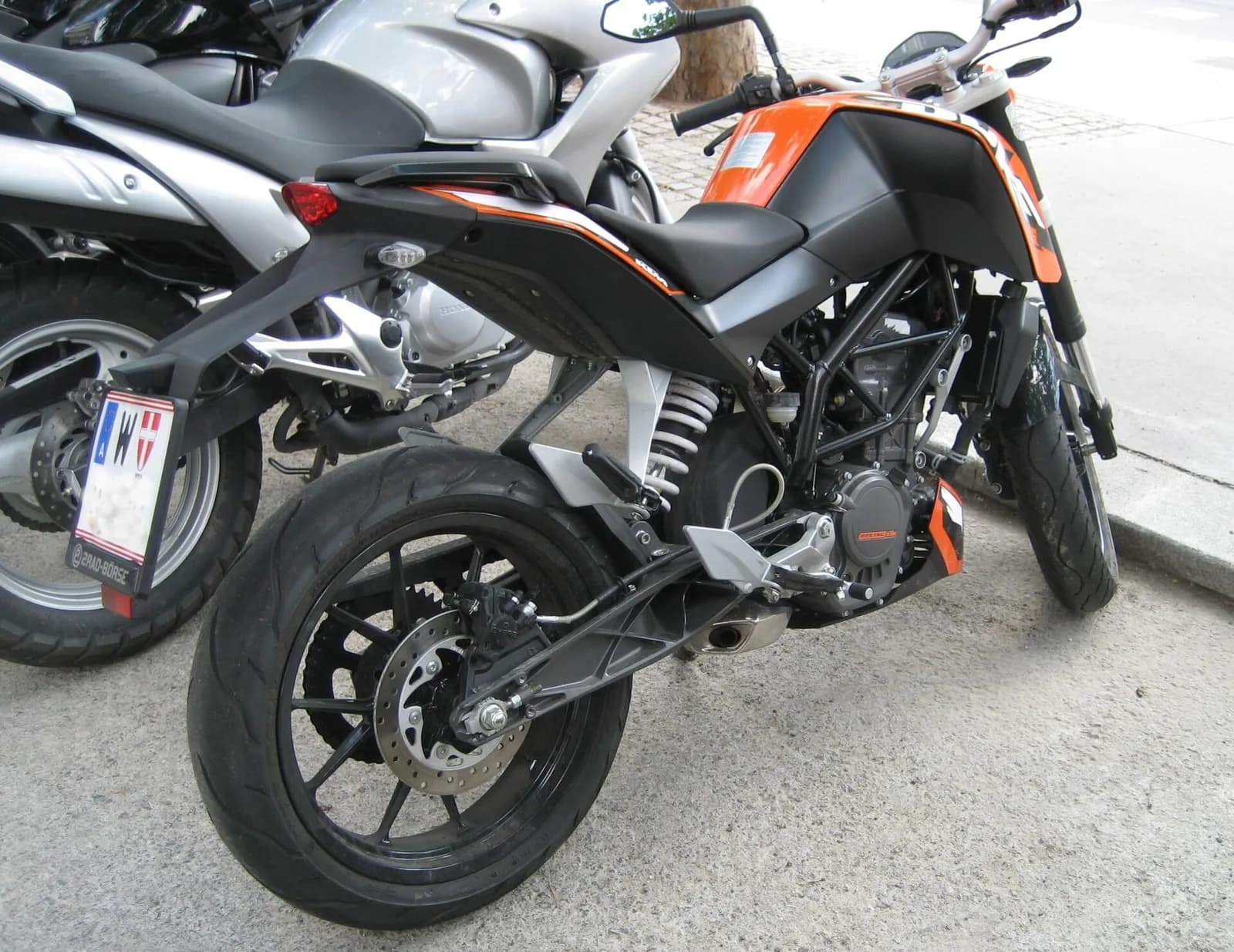 KTM 125 Duke (Gen 1)