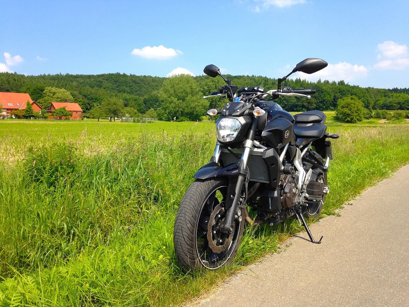 Yamaha MT-07 (RM04)