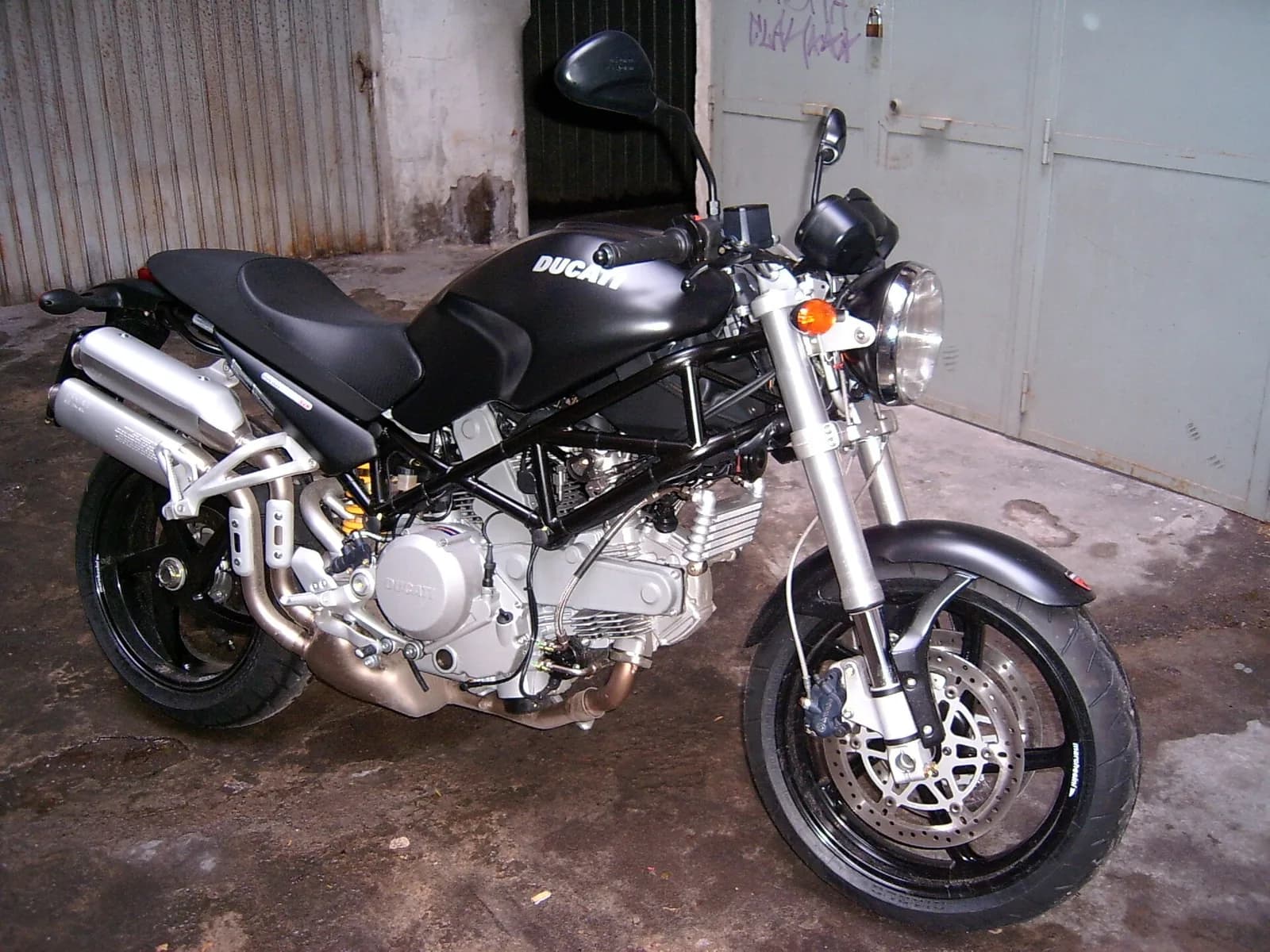 Ducati Monster 800 (-)