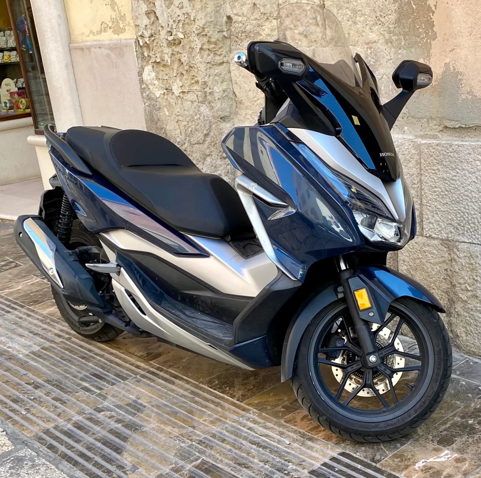 Honda Forza 300 (NF04)