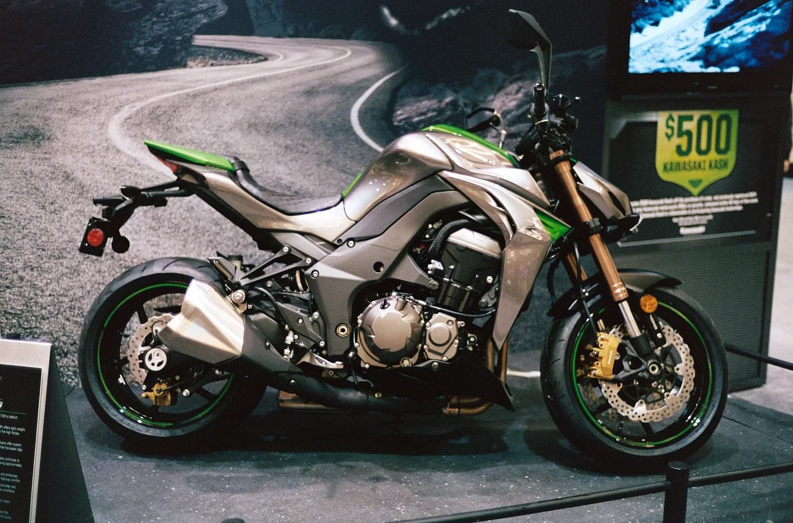 Kawasaki Z1000 (ZRT00F/G)