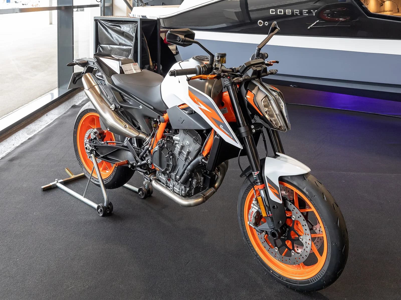 KTM 890 Duke (LC8c)
