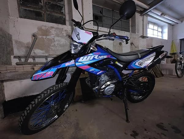 Yamaha WR125R (DE07)