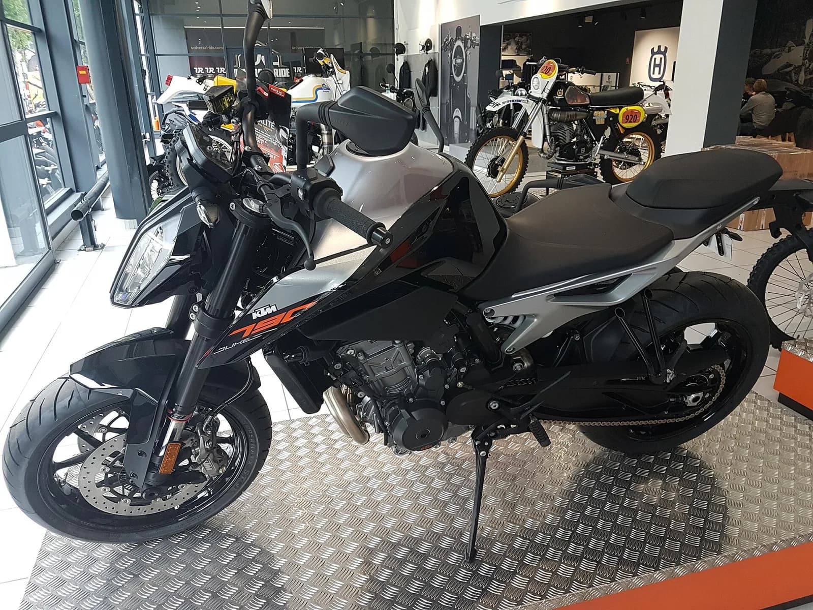 KTM 790 Duke (Gen 1)