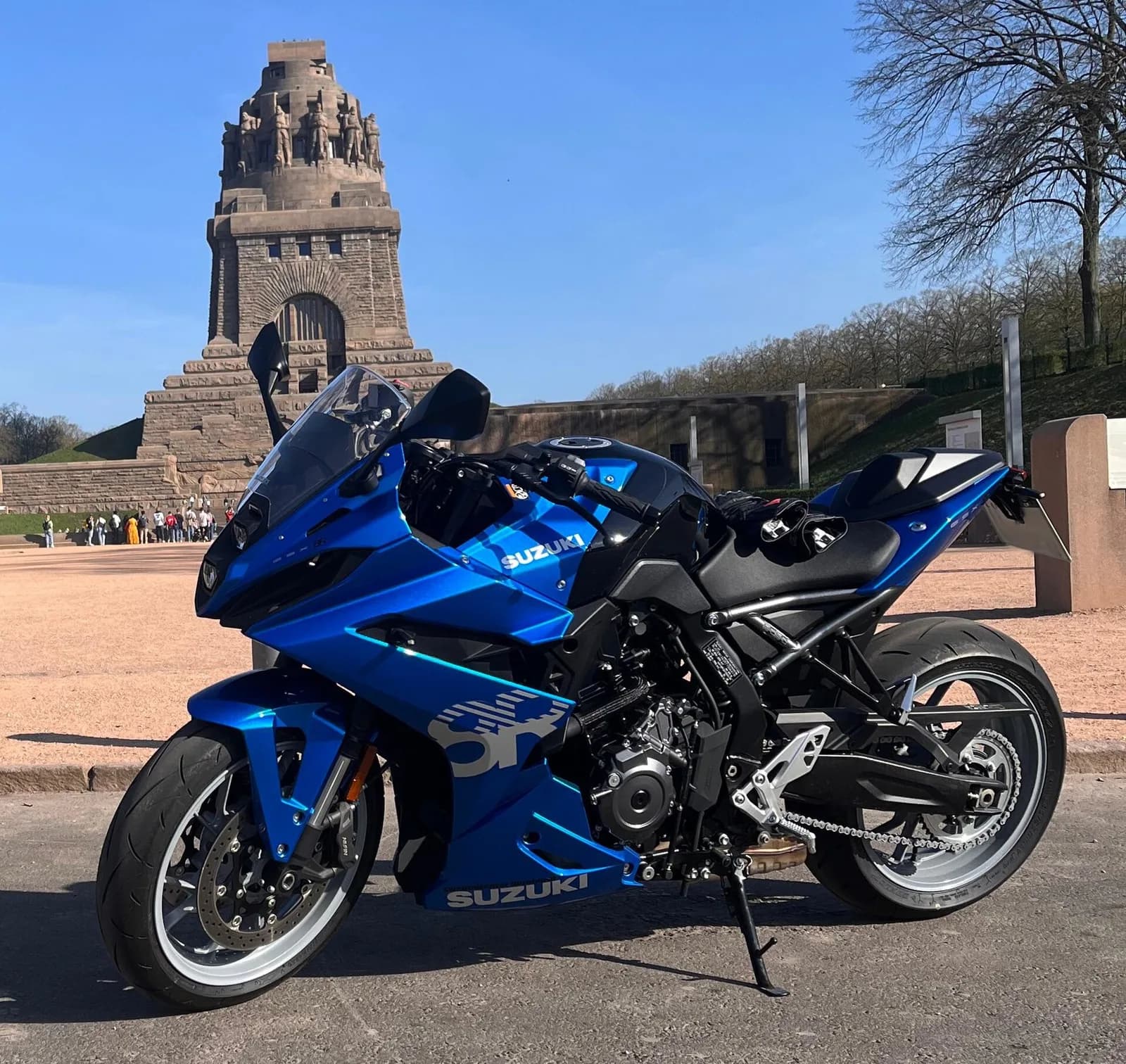 Suzuki GSX-8R (-)