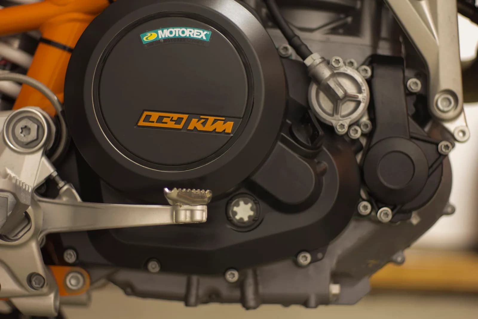 KTM 690 SMC (LC4)
