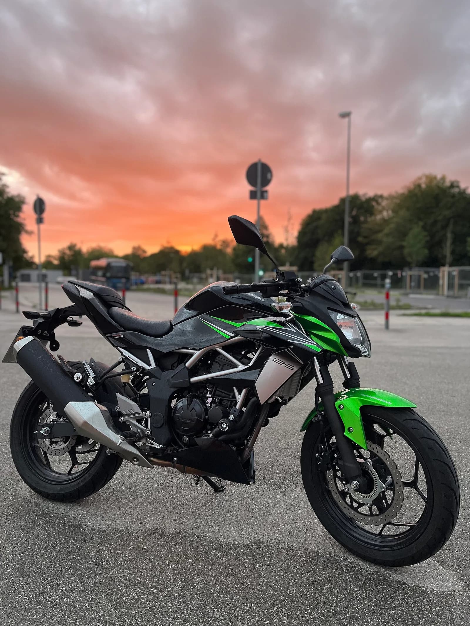 Kawasaki Z125 (-)