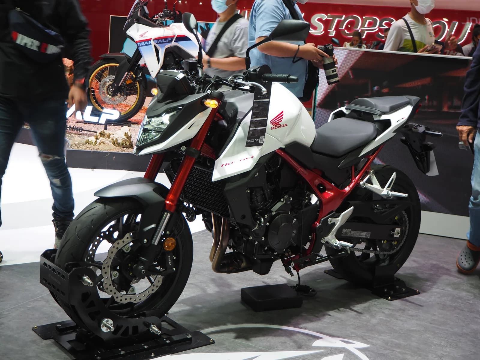 Honda CB750 Hornet (RH09)