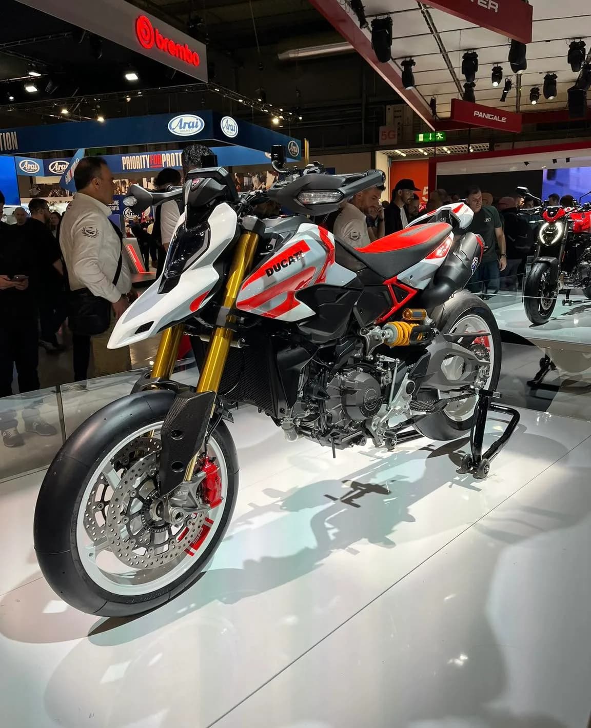 Ducati Hypermotard V2 (-)