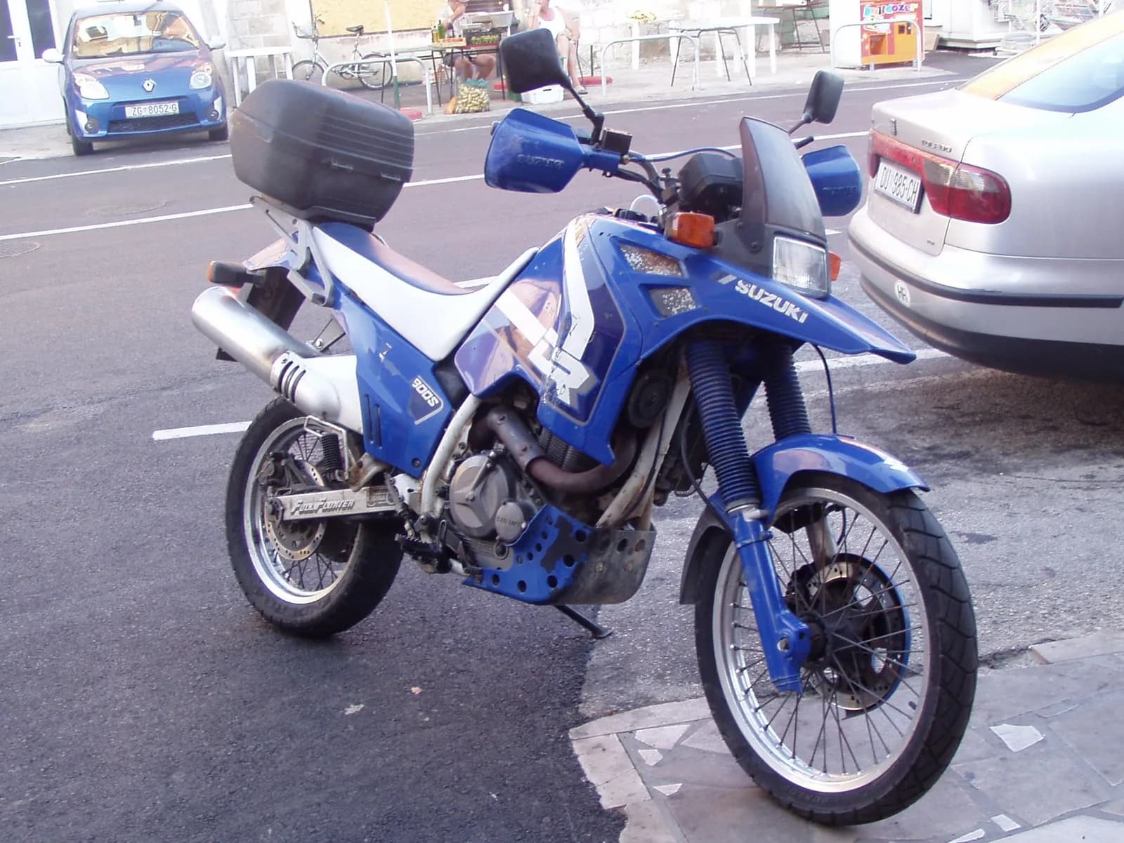 Suzuki DR800S Big (-)