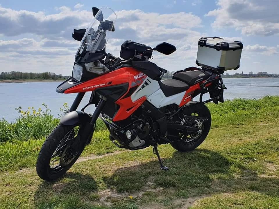 Suzuki V-Strom 1050 (-)