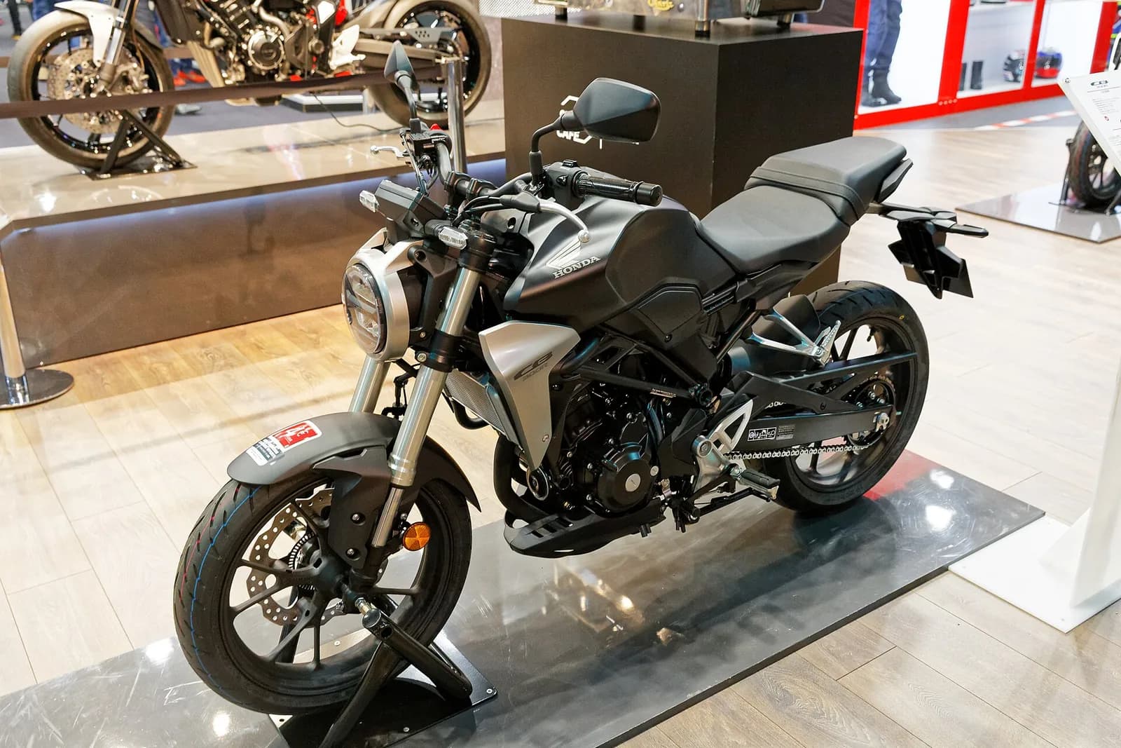 Honda CB300R (NC55)