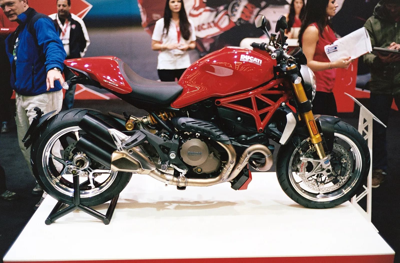 Ducati Monster 1200 (-)
