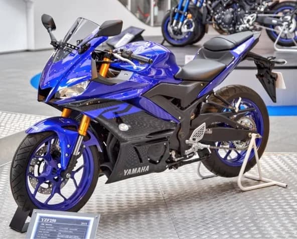 Yamaha YZF-R3 (Facelift)