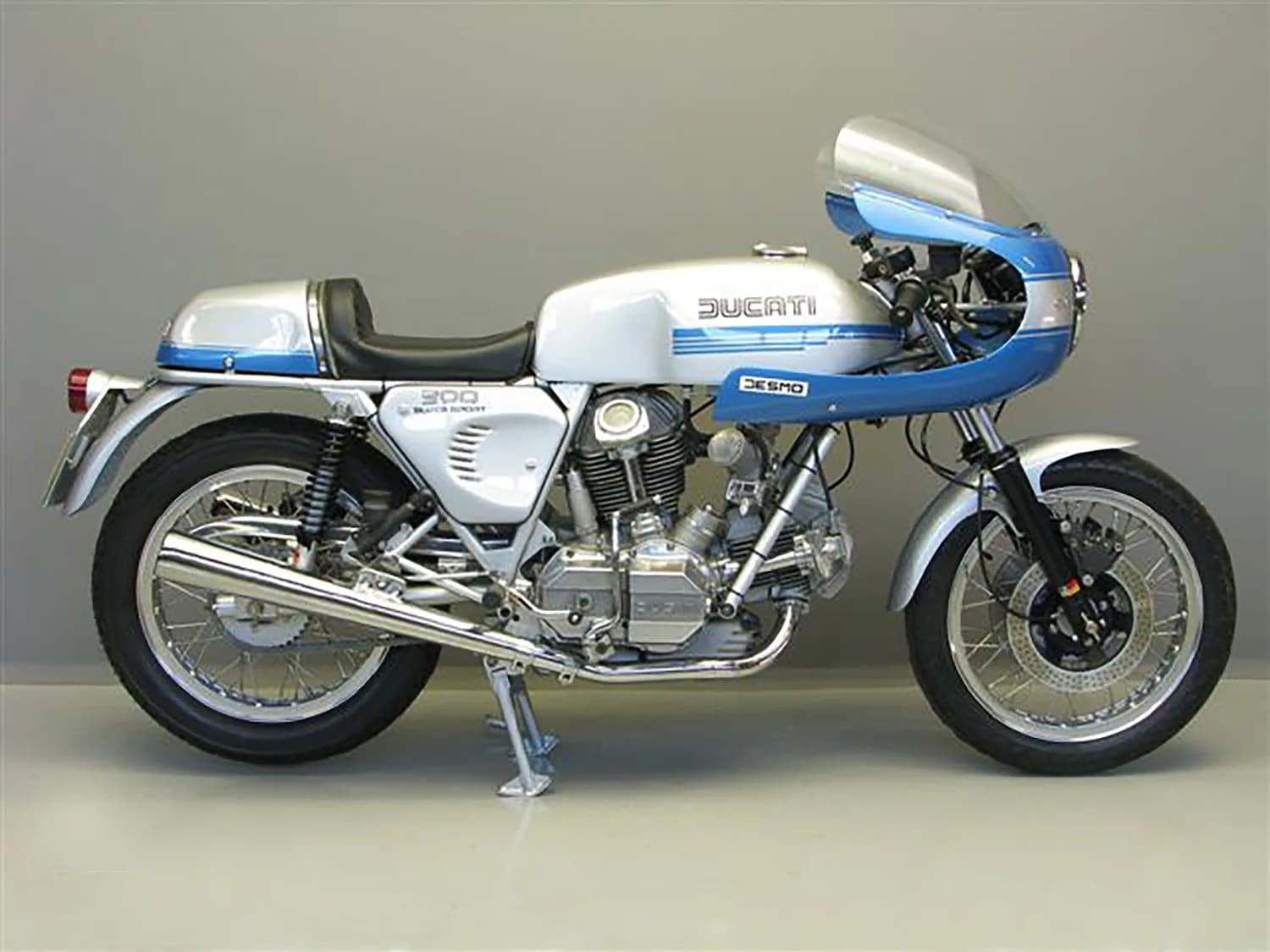 Ducati 900 SS (-)