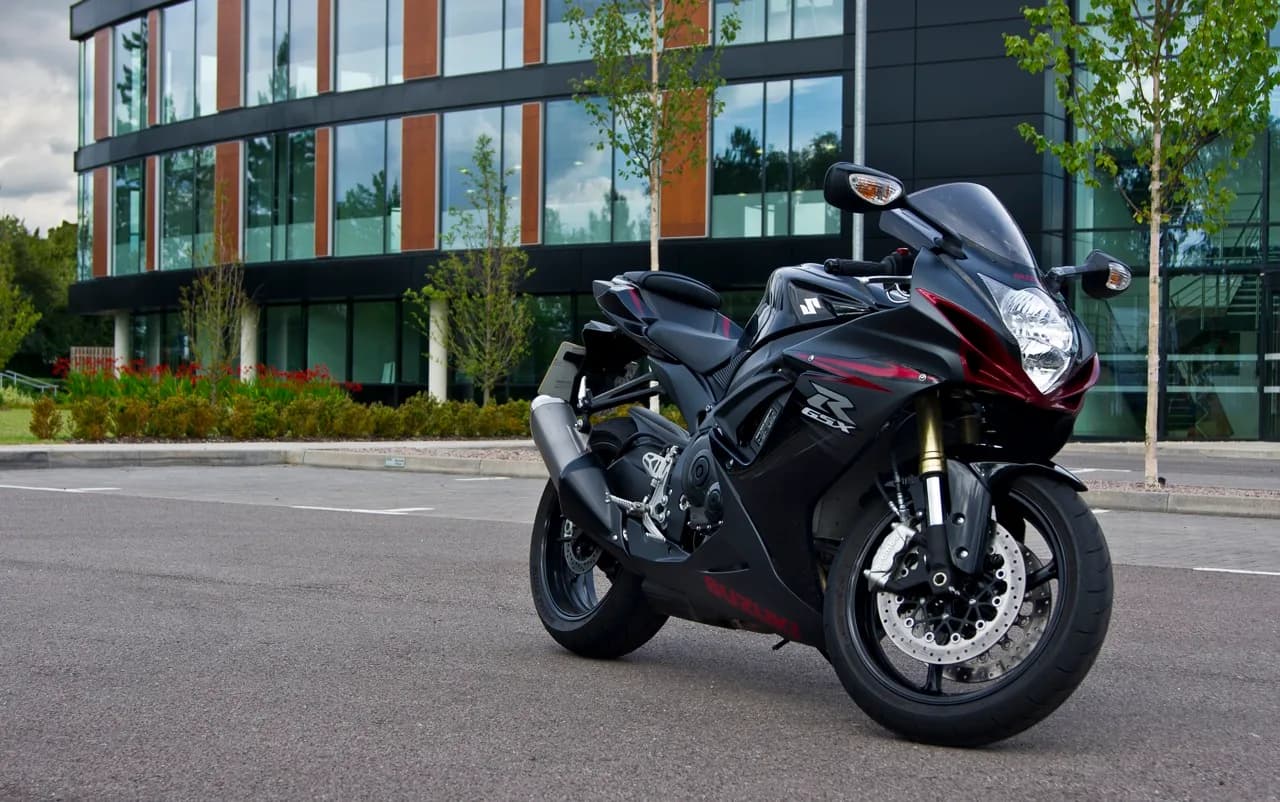 Suzuki GSX-R750 (L1)