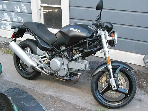 Ducati Monster (V2 890)