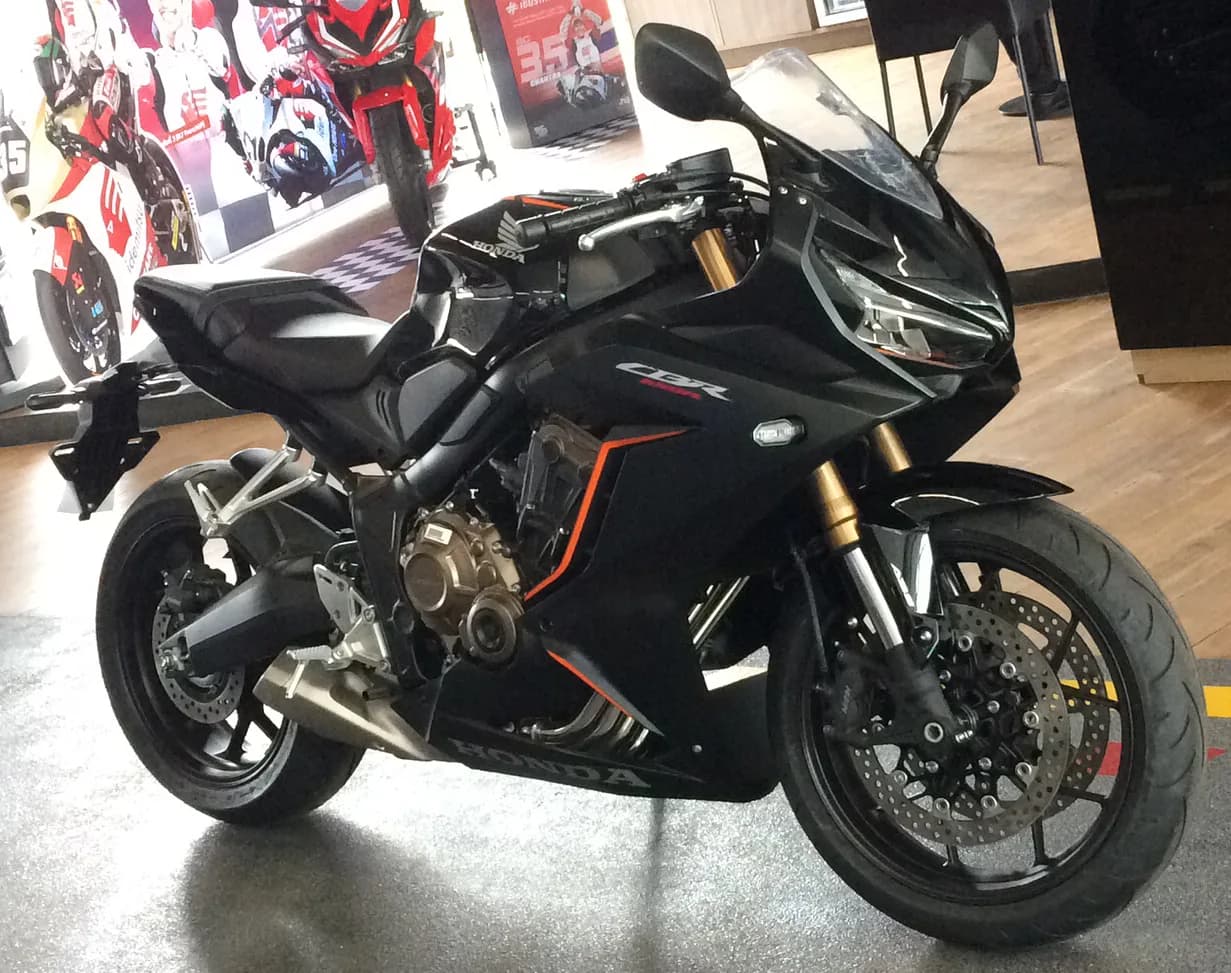 Honda CBR650R (RH01)
