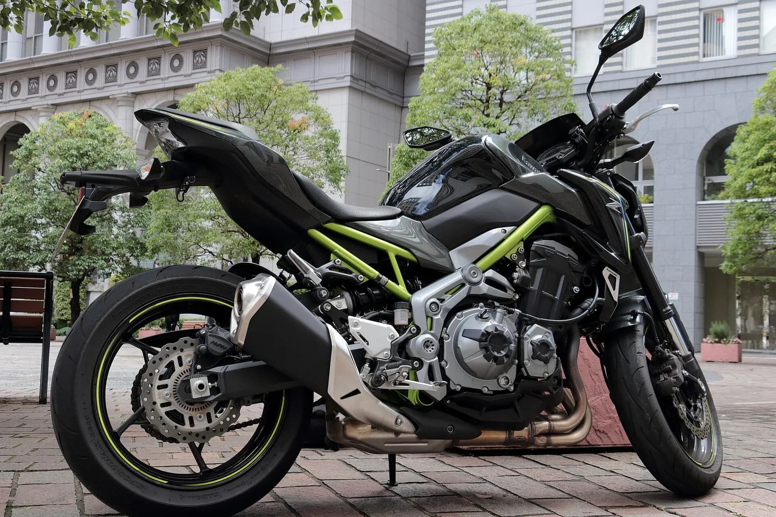 Kawasaki Z900 (Gen 1)