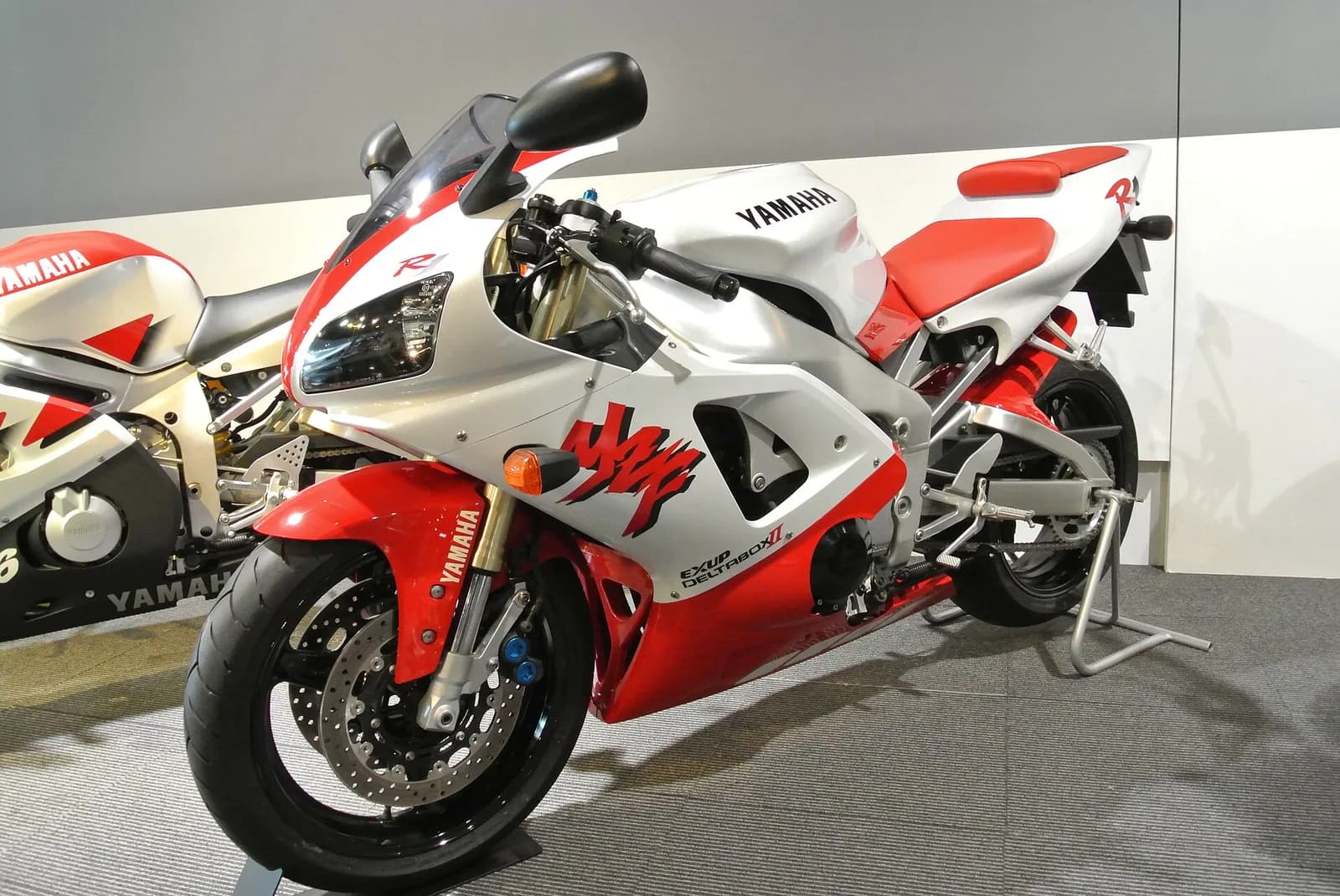 Yamaha YZF-R1 (4XV)