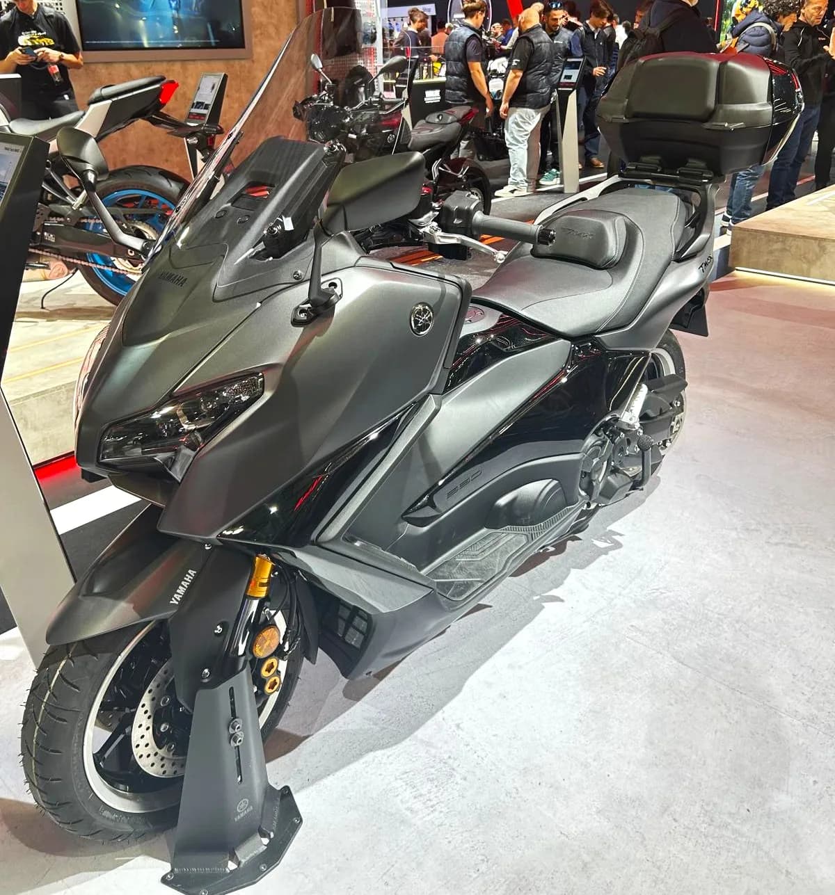 Yamaha TMAX 560 (SJ18)