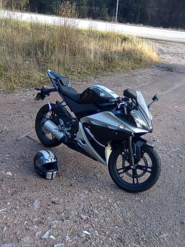 Yamaha YZF-R125 (RE06)