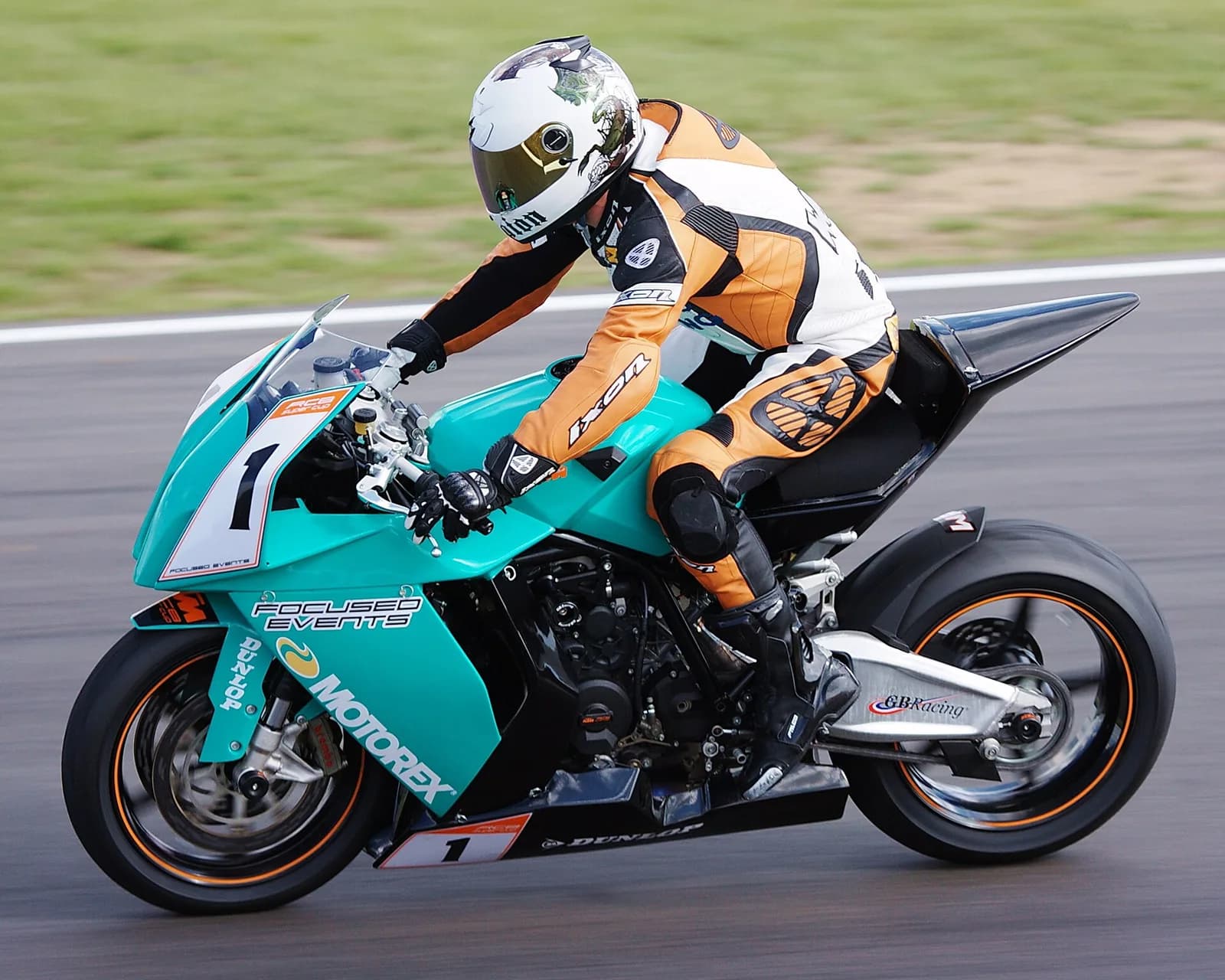 KTM RC8 R (LC8 V2)